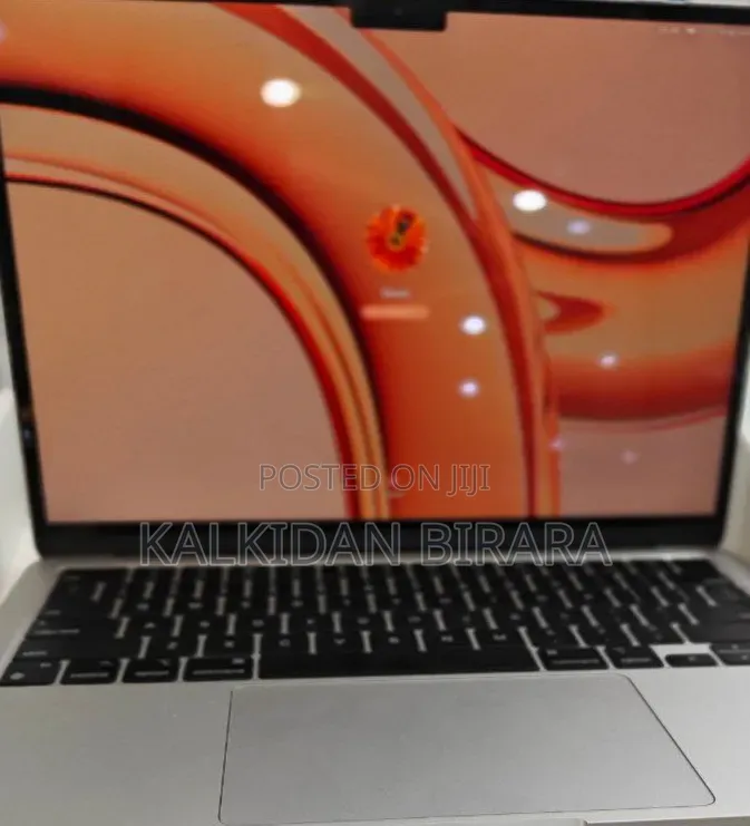 New Laptop Apple MacBook Air 2022 M2 32GB Apple M2 SSD 256GB