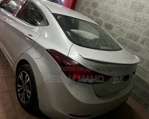 Hyundai Elantra 2015 Silver