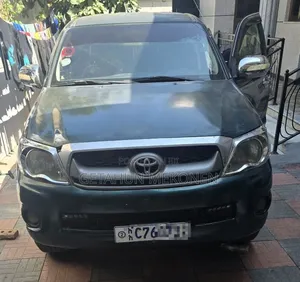 Toyota Hilux 2010 Green
