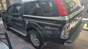 Toyota Hilux 2010 Green