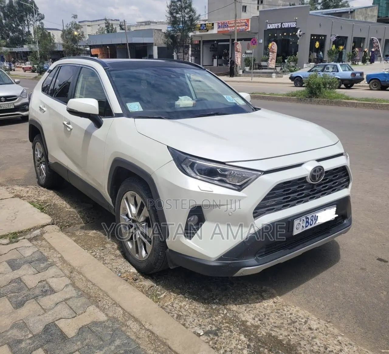 Toyota RAV4 2022 Off white