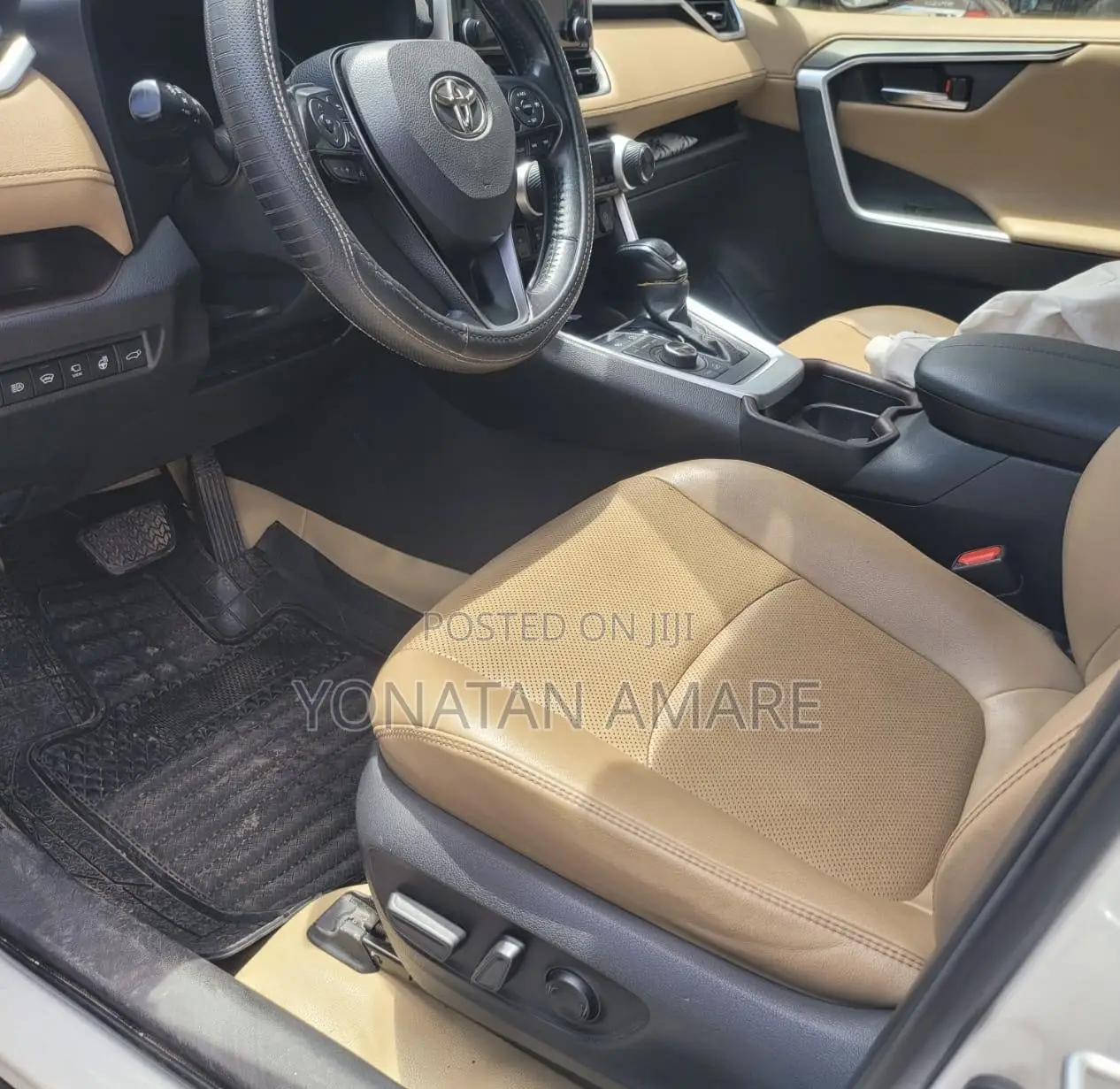 Toyota RAV4 2022 Off white