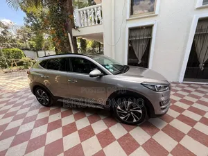 Hyundai Tucson 2020 Gold
