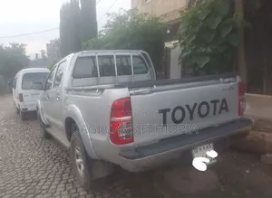 Toyota Hilux 2013 Silver
