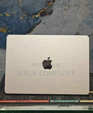 New Laptop Apple MacBook Air 2022 M2 8GB Apple M2 SSD 256GB