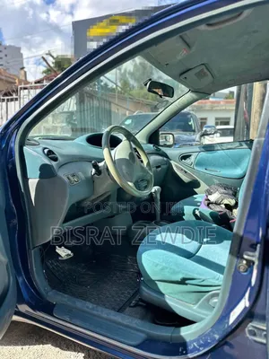 Toyota Vitz 2001 Blue