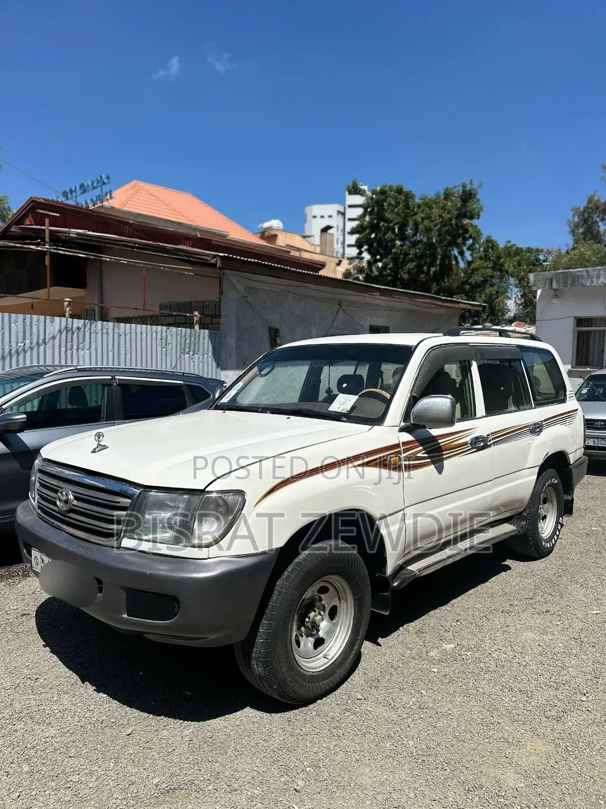 Toyota Land Cruiser 2002 White
