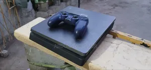 Playstation 4 Slim