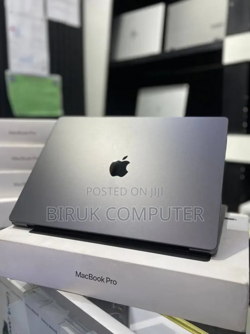 New Laptop Apple MacBook Pro 2024 M4 Max 48GB Apple M4 Max SSD 2T