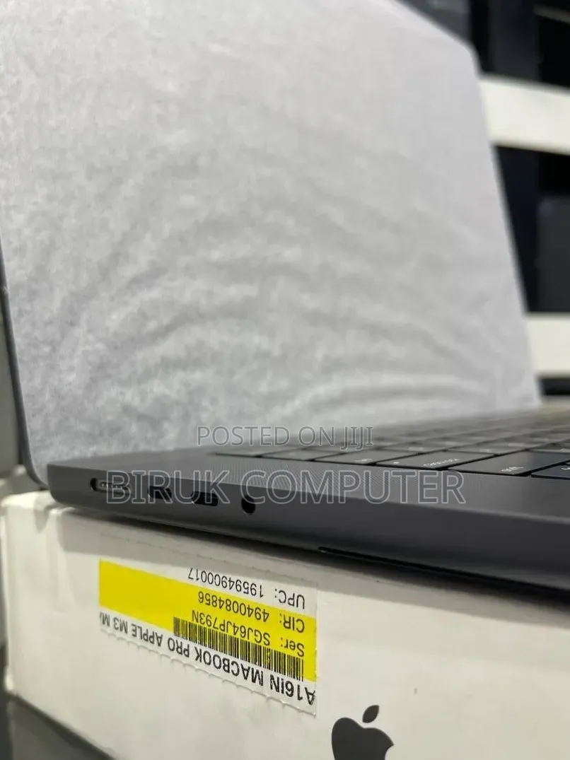 New Laptop Apple MacBook Pro 2024 M4 Max 48GB Apple M4 Max SSD 2T