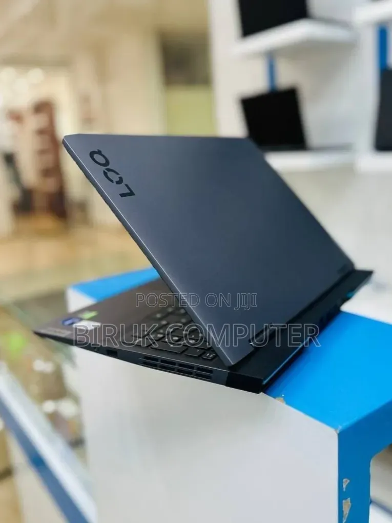 New Laptop Lenovo LOQ 15ARP9 16GB Intel Core i7 SSD 1T