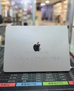 New Laptop Apple MacBook Air 2025 M4 16GB Apple M4 SSD 256GB