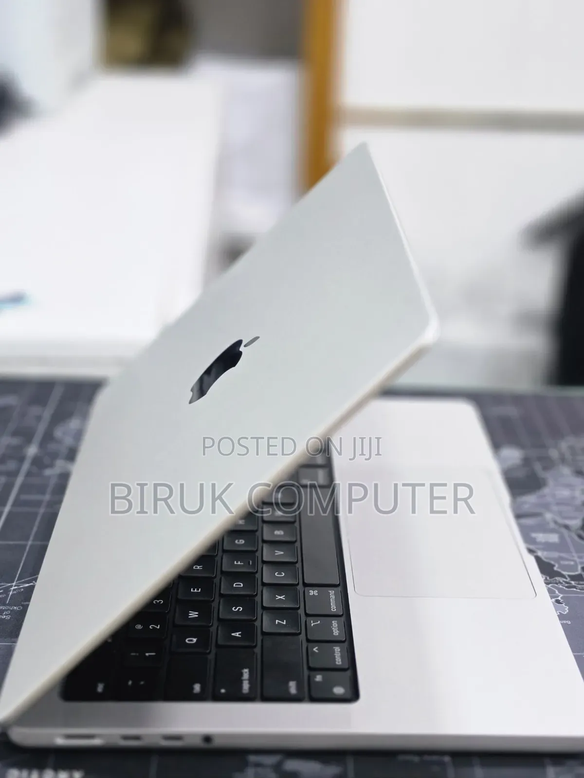 New Laptop Apple MacBook Air 2025 M4 24GB Apple M4 SSD 512GB