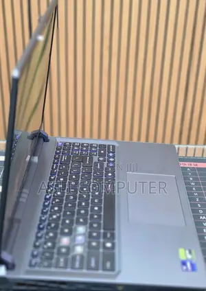 New Laptop MSI 32GB Intel Core i9 SSD 1T