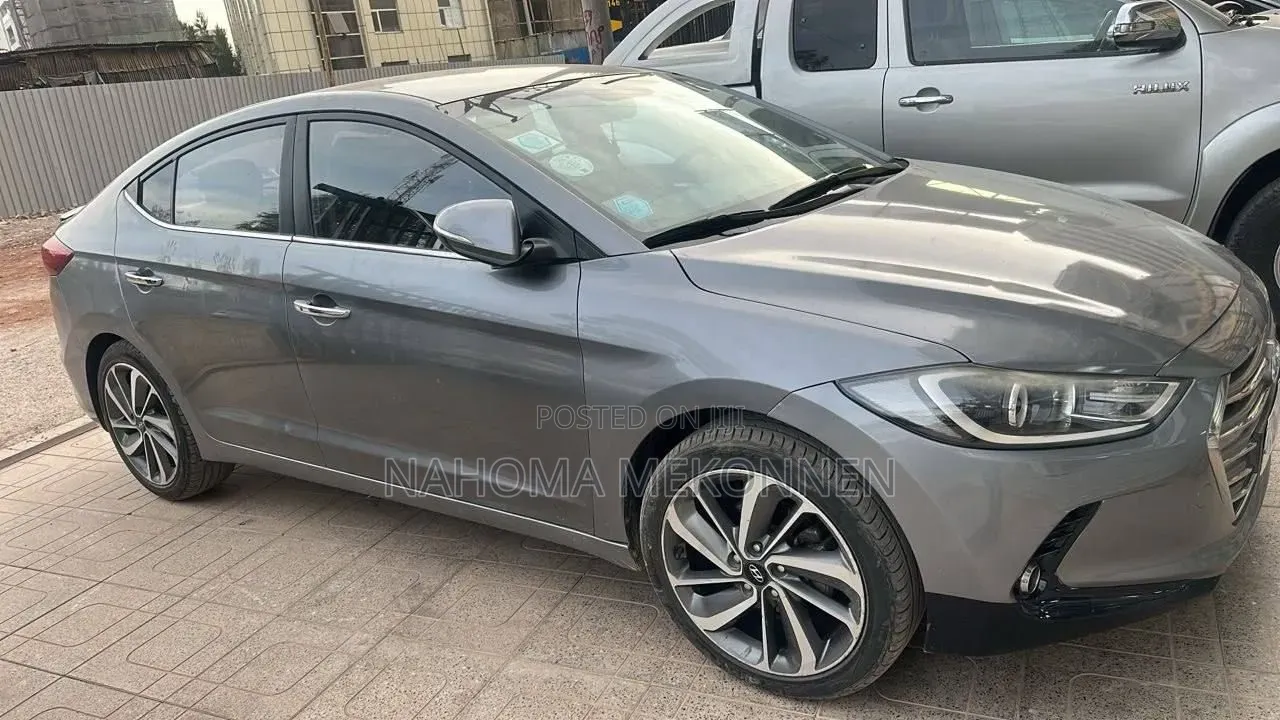Hyundai Avante 2017 Gray