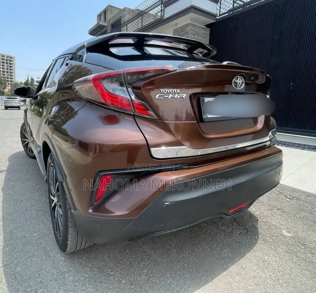Toyota C-HR 2017 Brown