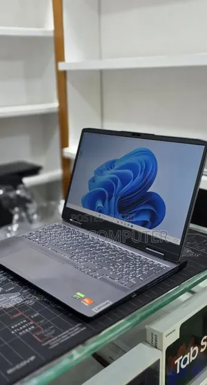 New Laptop Lenovo LOQ 15IRH8 16GB AMD Ryzen 7 SSD 512GB