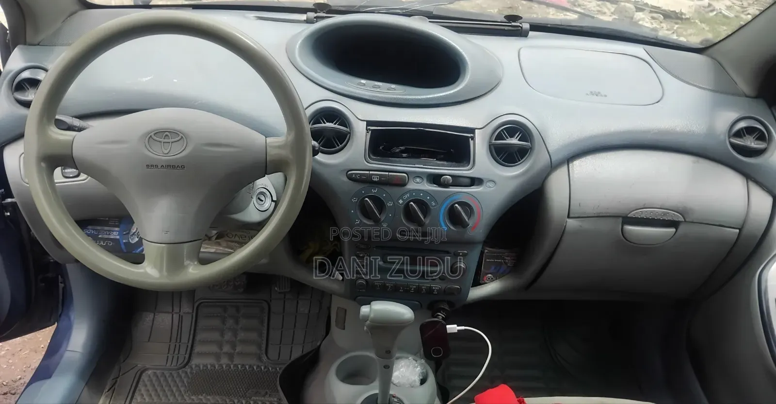 Toyota Vitz 2001 Blue