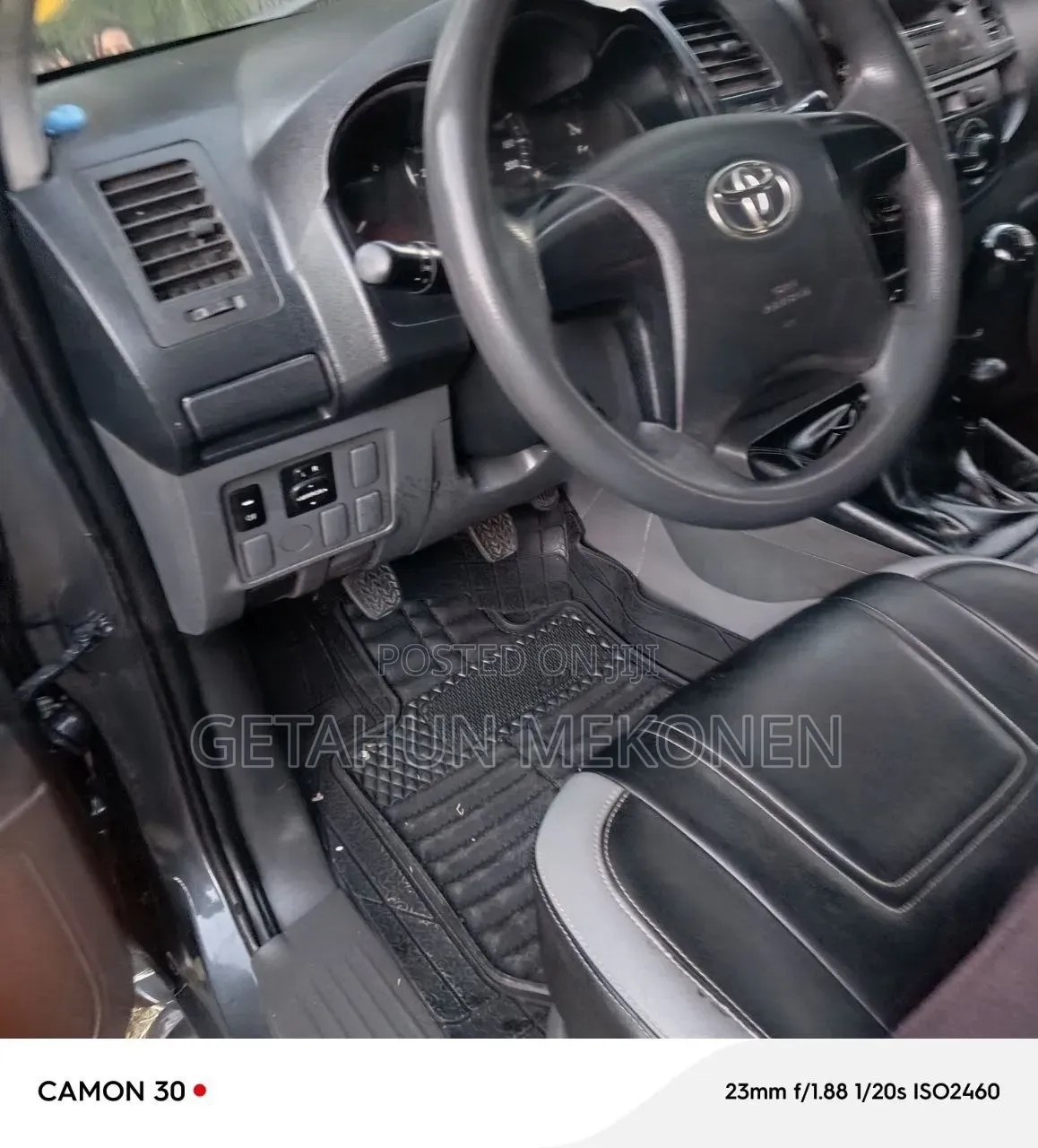 Toyota Hilux 2016 Gray