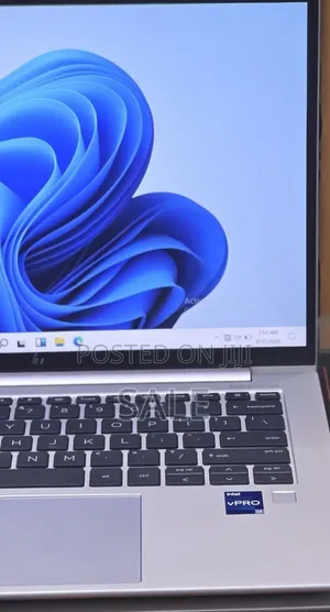 New Laptop HP EliteBook 840 G10 16GB Intel Core i7 SSD 512GB