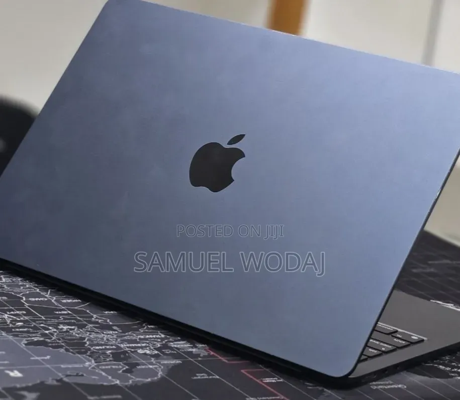 New Laptop Apple MacBook Air 2025 M4 16GB Intel Core i7 SSD 256GB