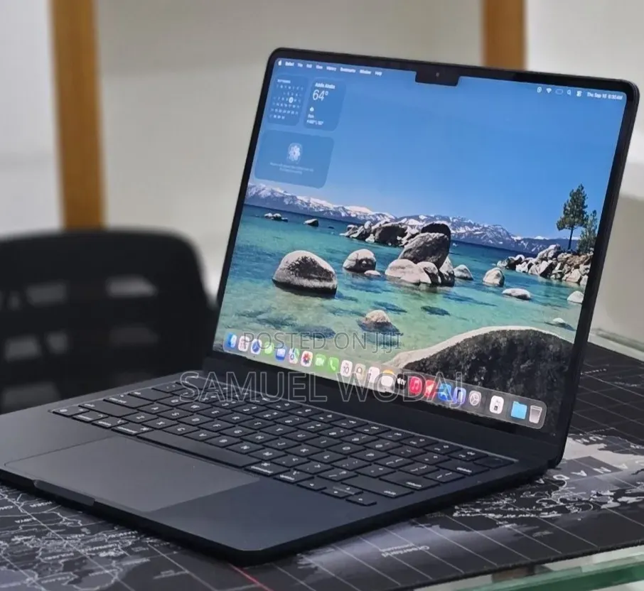 New Laptop Apple MacBook Air 2025 M4 16GB Intel Core i7 SSD 256GB
