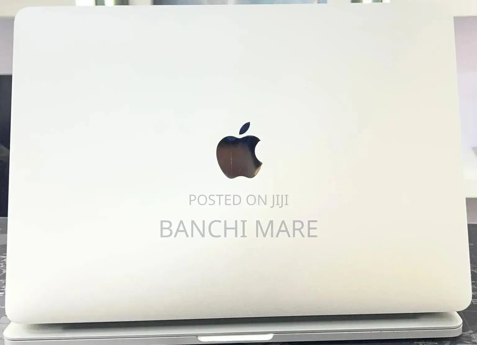 New Laptop Apple MacBook Pro 2022 M2 16GB Apple M2 SSD 256GB