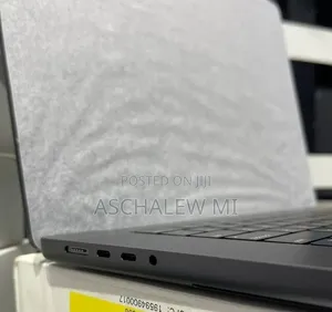 New Laptop Apple MacBook Pro 2024 M4 Max 48GB Apple M4 Max SSD 2T