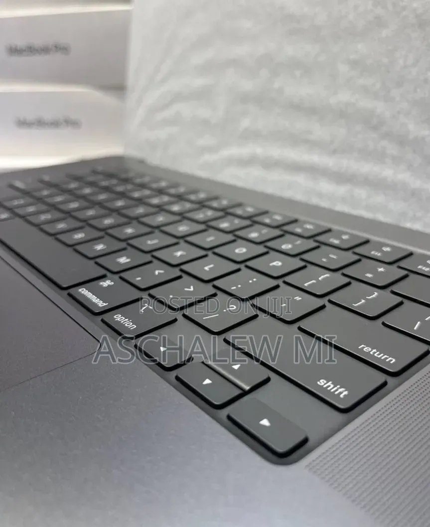 New Laptop Apple MacBook Pro 2024 M4 Max 48GB Apple M4 Max SSD 2T