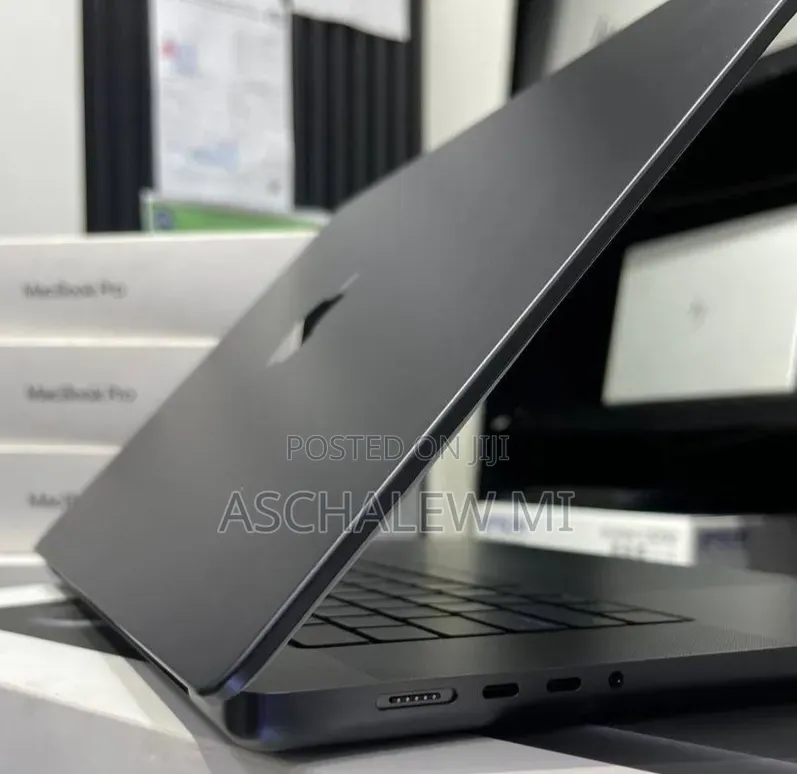 New Laptop Apple MacBook Pro 2024 M4 Max 48GB Apple M4 Max SSD 2T