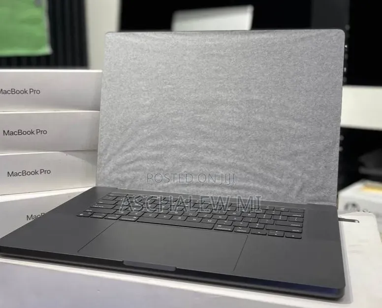 New Laptop Apple MacBook Pro 2024 M4 Max 48GB Apple M4 Max SSD 2T