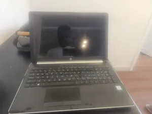 Laptop HP 14-dq1088wm 8GB Intel Core i5 SSD 256GB