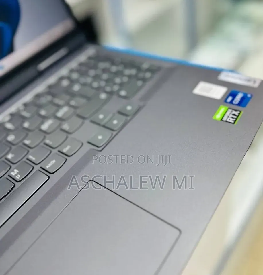 New Laptop Lenovo LOQ 15AHP10 16GB Intel Core i7 SSD 1T