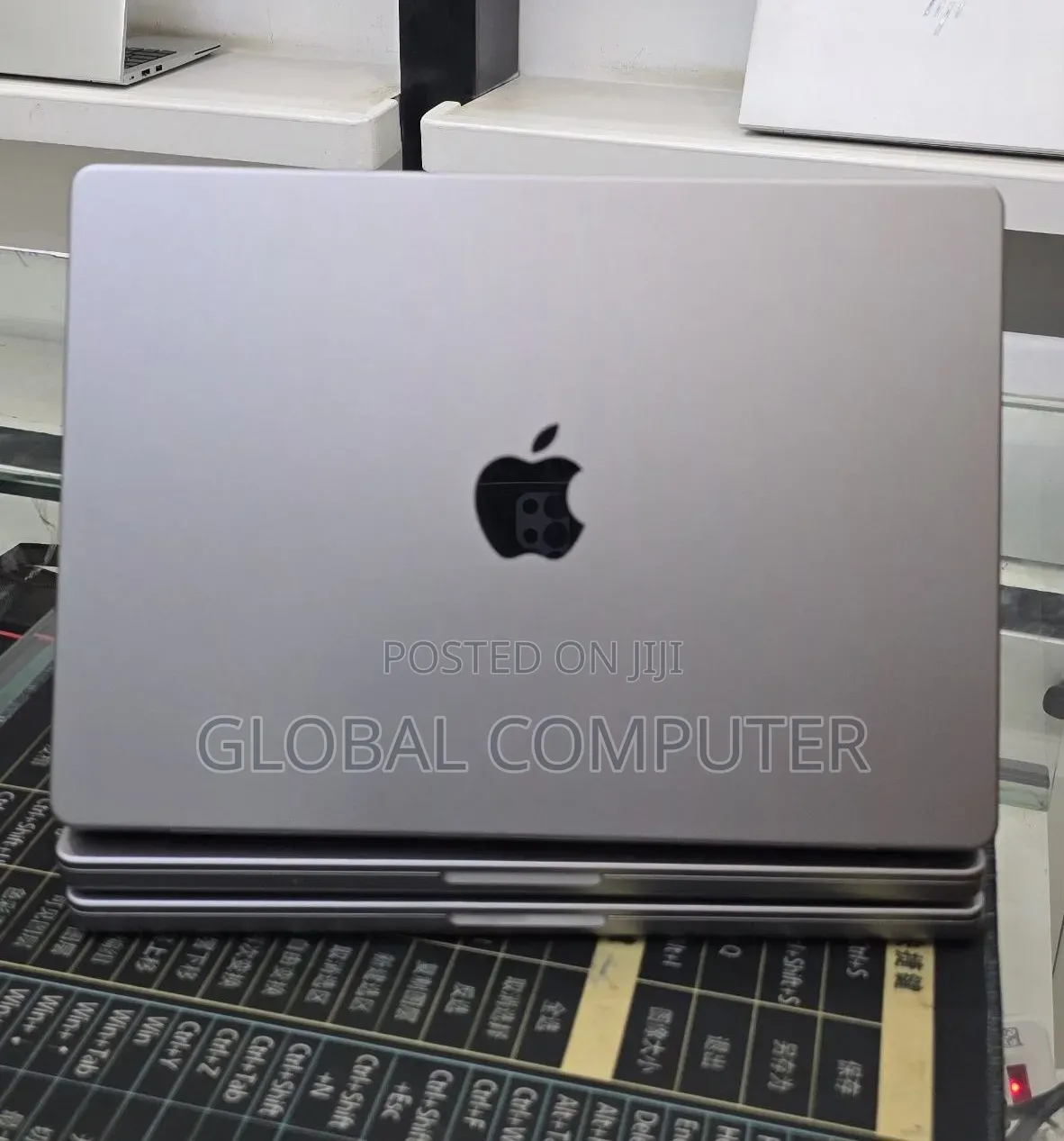 New Laptop Apple MacBook Pro 2021 M1 32GB Apple M1 Pro SSD 512GB