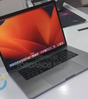 New Laptop Apple MacBook Pro 2017 16GB Intel Core i7 SSD 512GB
