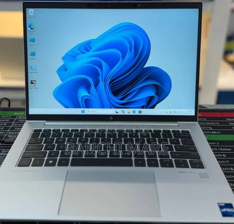 New Laptop HP EliteBook 840 G10 16GB Intel Core i7 SSD 512GB