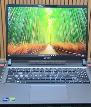 New Laptop MSI Raider GE68HX 13VI-202US 32GB Intel Core i9 SSD 1T