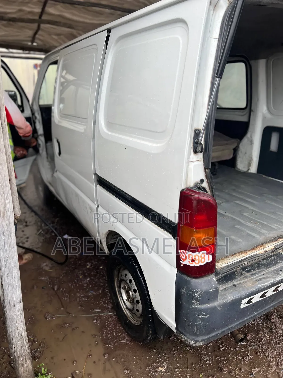 Suzuki Super Carry 2000 White
