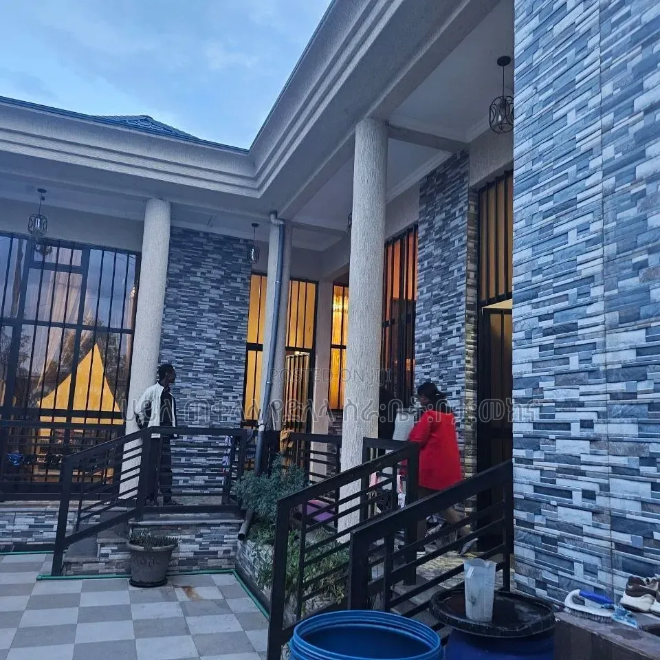 Furnished 5bdrm Villa in ለገጣፎ አካቢቢ, Oromia-Finfinne for sale