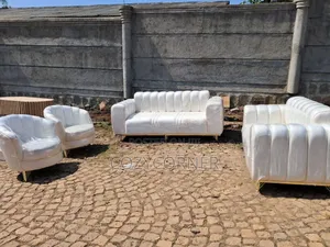 Snow White Sofa Set for a Neat Lifestyle. ሶፋ
