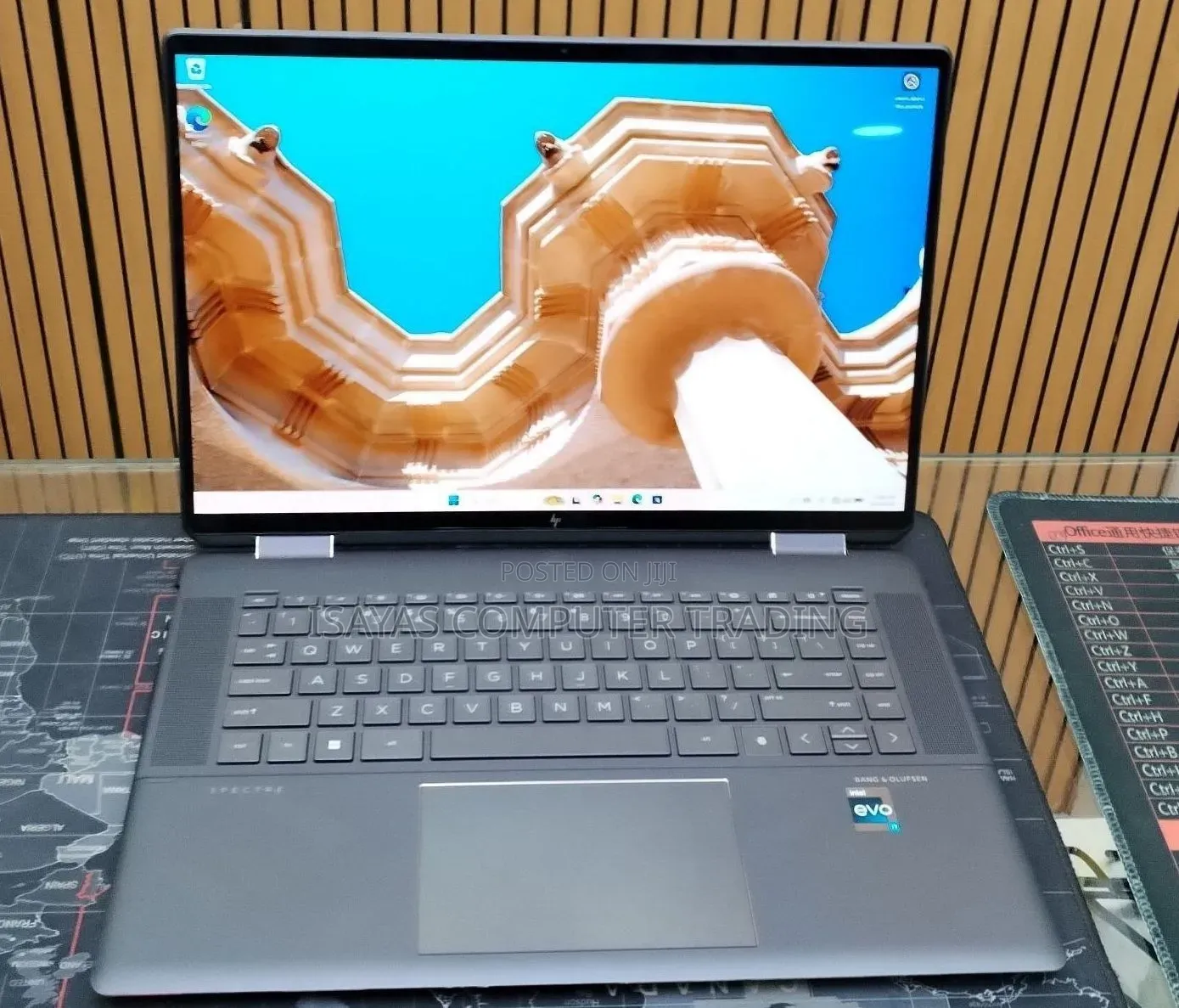 New Laptop HP Spectra 13 16GB Intel Core i7 SSD 512GB