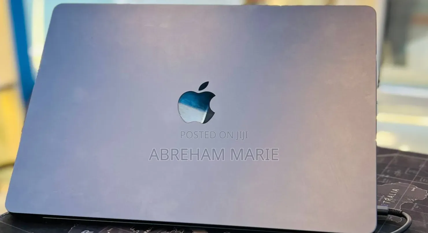 New Laptop Apple MacBook Air 2024 M3 8GB Apple M3 SSD 256GB