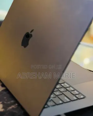 New Laptop Apple MacBook Air 2024 M3 8GB Apple M3 SSD 256GB