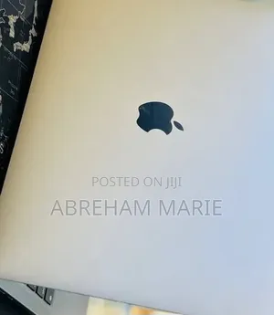New Laptop Apple MacBook Pro 2022 M2 8GB Apple M2 SSD 512GB