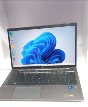 New Laptop HP ZBook Firefly G8 16GB Intel Core i7 SSD 512GB