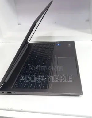 New Laptop HP ZBook Firefly G8 16GB Intel Core i7 SSD 512GB