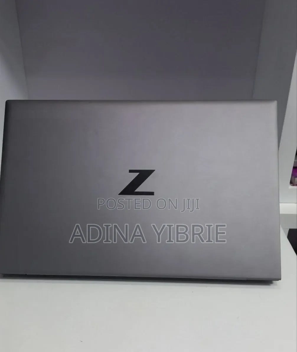 New Laptop HP ZBook Firefly G8 16GB Intel Core i7 SSD 512GB