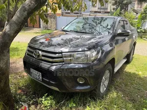 Toyota Hilux 2016 Burgundy