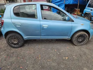 Toyota Vitz 2001 Blue