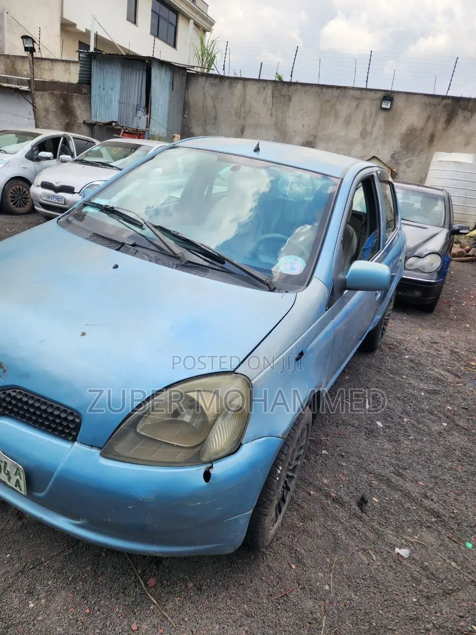 Toyota Vitz 2001 Blue